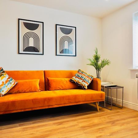 Private Parking Stylish Great Location Apartment Гилдфорд Екстериор снимка