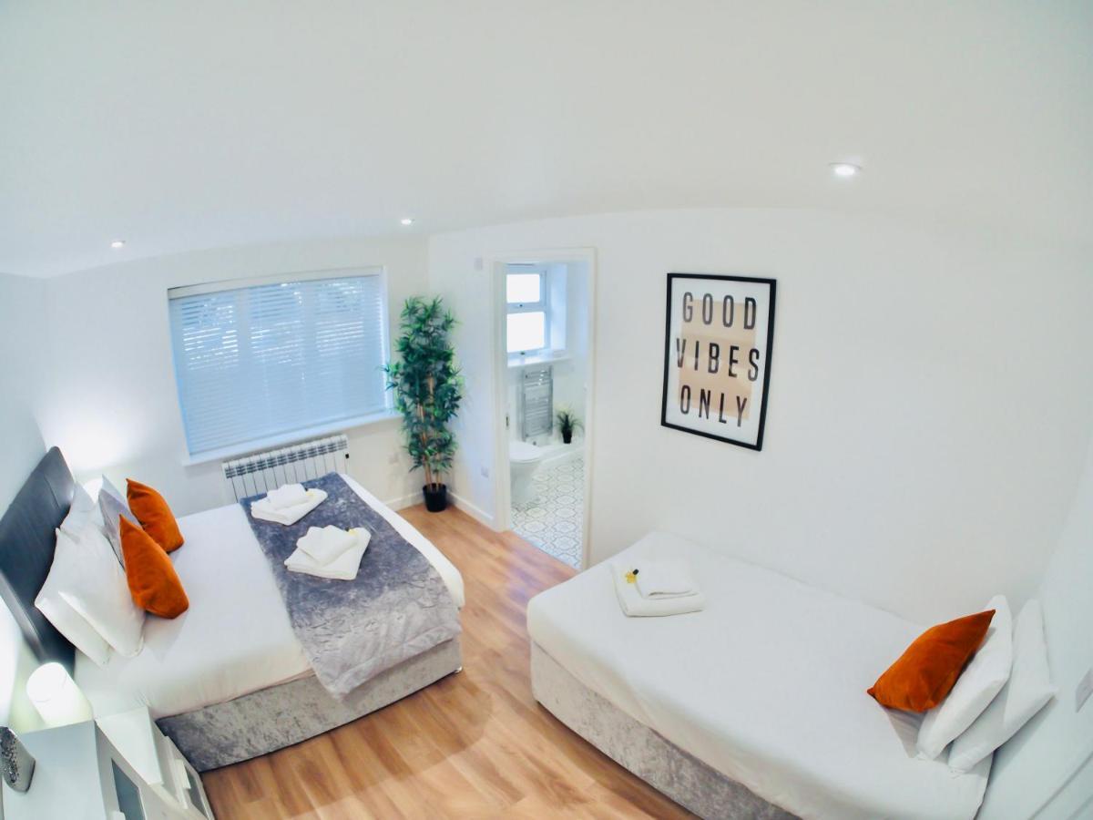 Private Parking Stylish Great Location Apartment Гилдфорд Екстериор снимка