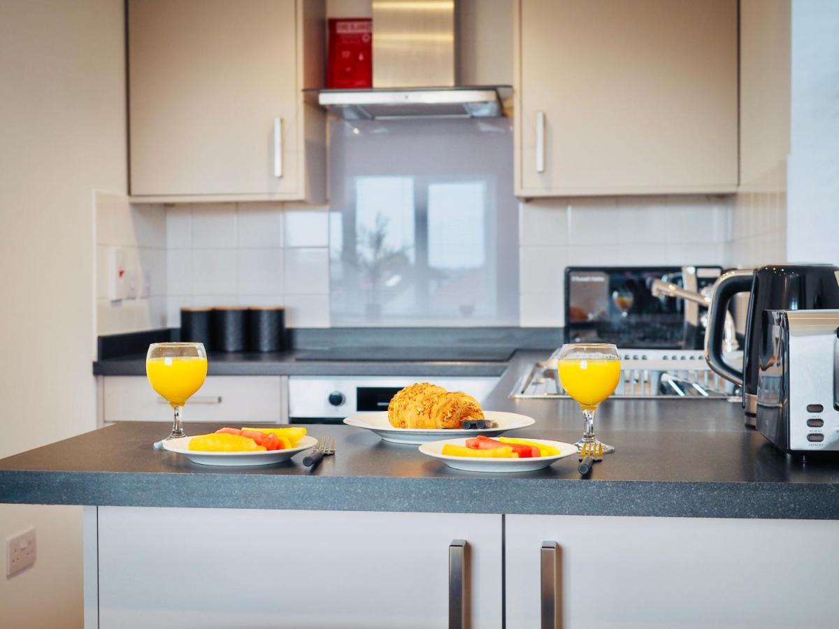 Private Parking Stylish Great Location Apartment Гилдфорд Екстериор снимка